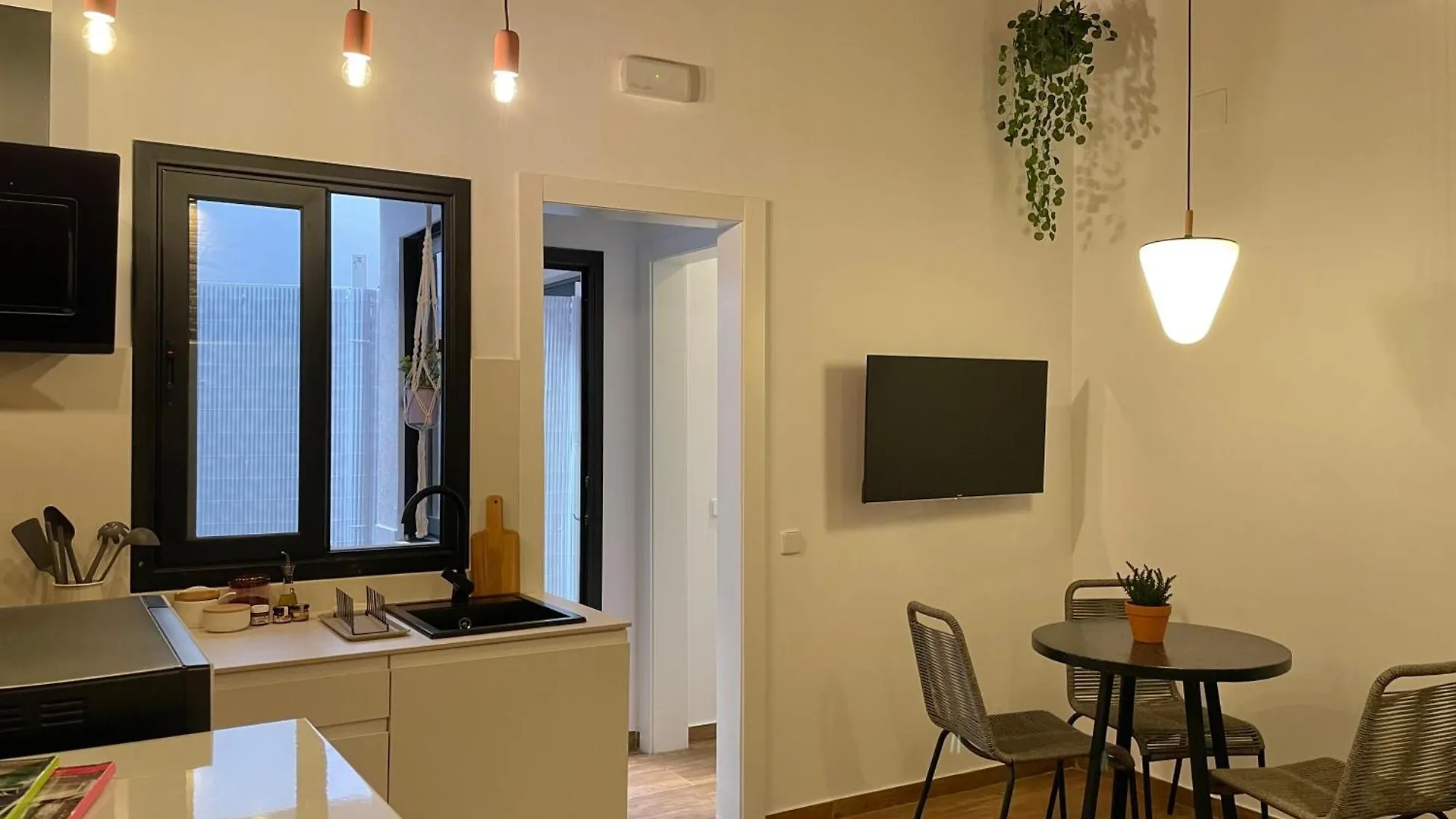 A 15 Min De Las Ramblas En Metro L'Hospitalet de Llobregat Apartment